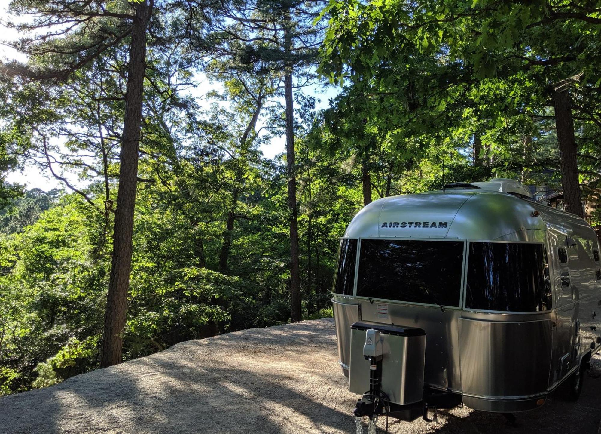 Airstream Caravel 2020 Loblolly Pines Adventure Camp Hotel Eureka Springs Bagian luar foto